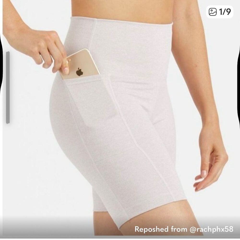 Vuori studio shorts with pockets - Small